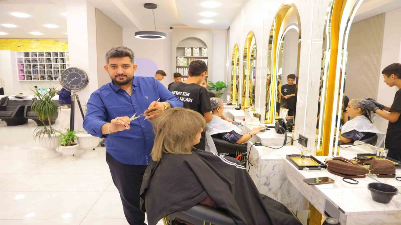 Gülerek uğurladığı müşterileri bir gün sonra enkaz altında kaldı