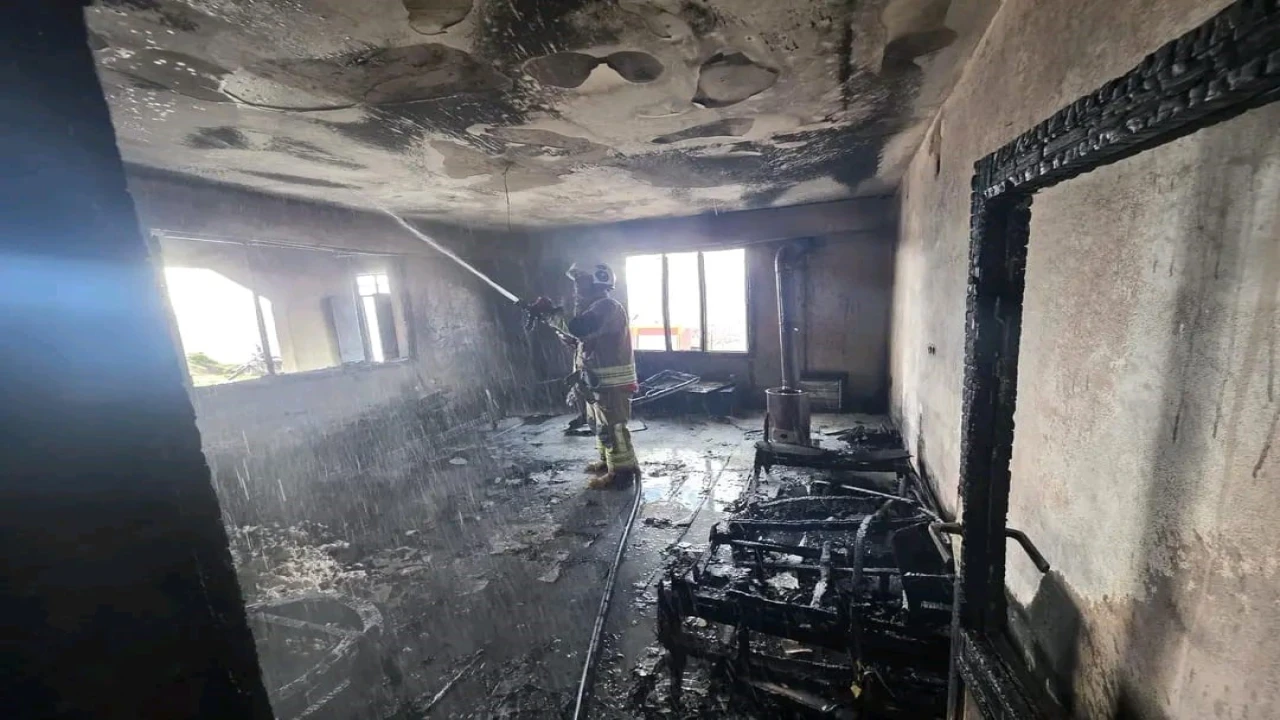 Hatayda dumandan etkilenen 3 vatandaşı itfaiye kurtardı