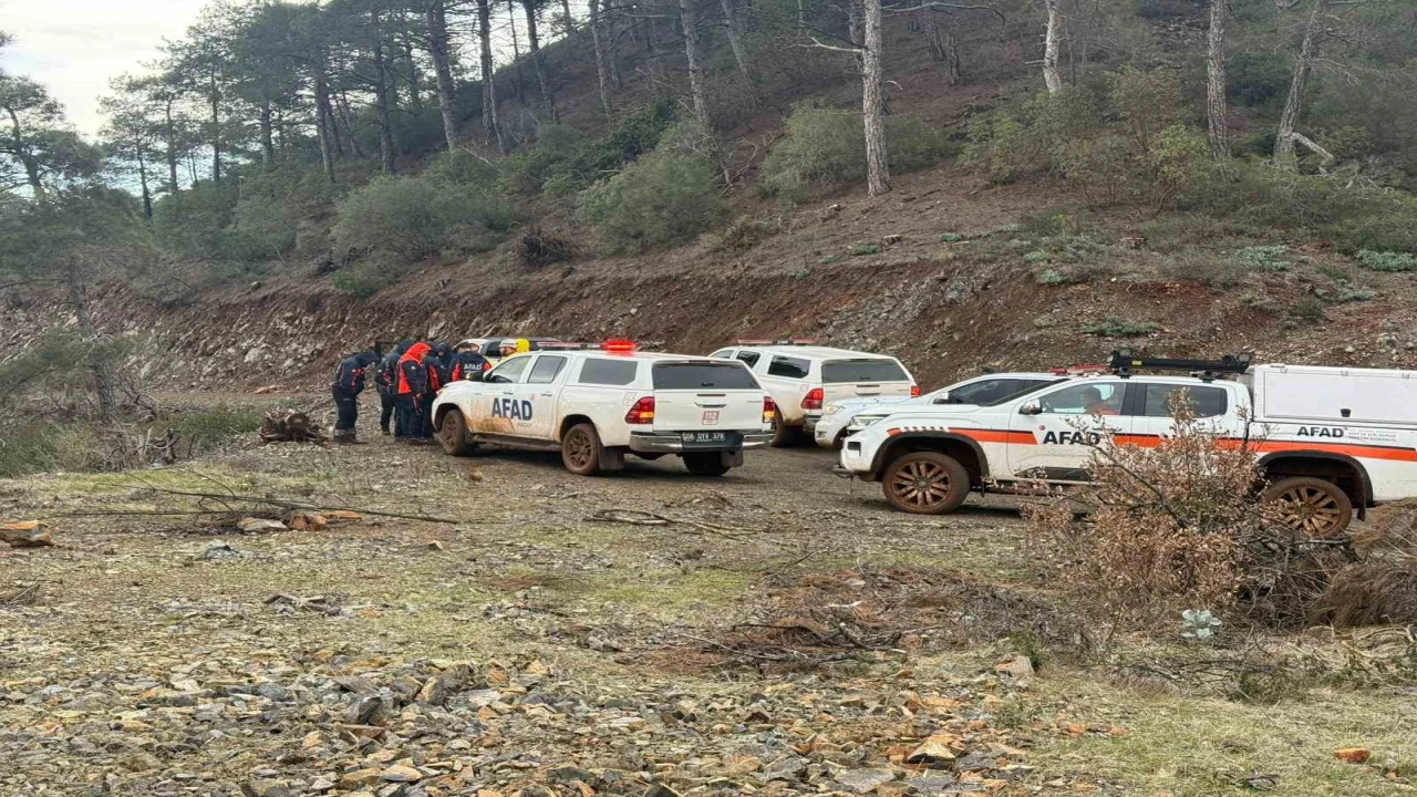 Hatayda penceredeki sinekliği parçalayarak evden ayrılan psikolojik rahatsızlığı olan genç 5. günde aranıyor