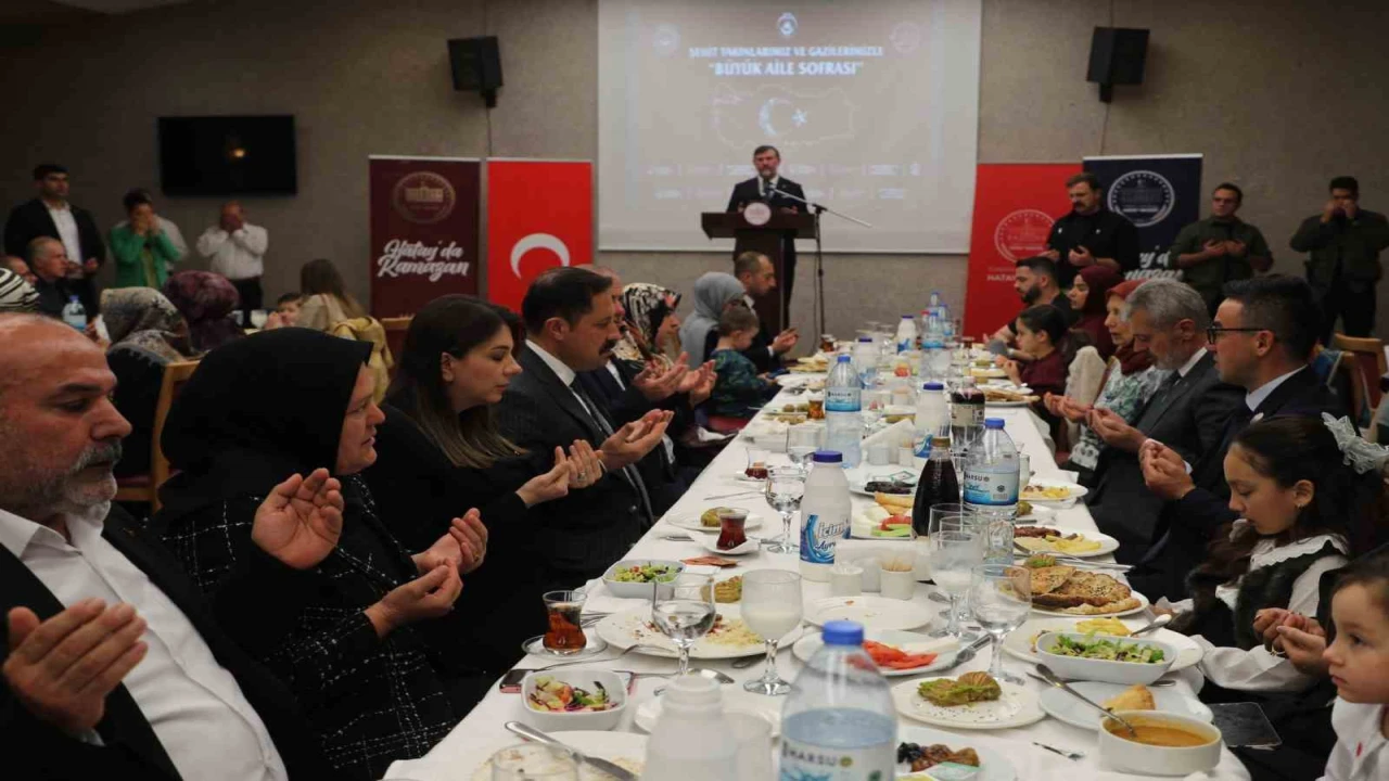 Hatayda şahit aileleri ve gaziler iftar sofrasında buluştu