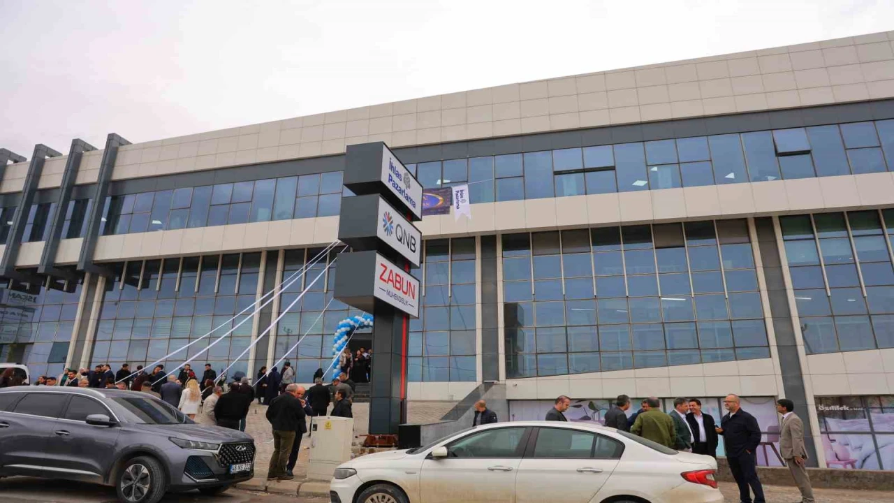 İhlas Pazarlama Kahramanmaraşta yeni hizmet binasını açtı, başarılı çalışanlara plaket verildi