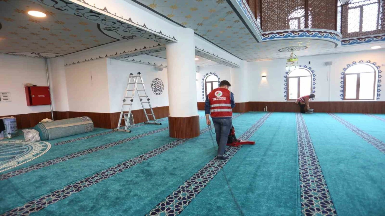 Kepezde camiler Ramazana hazırlandı