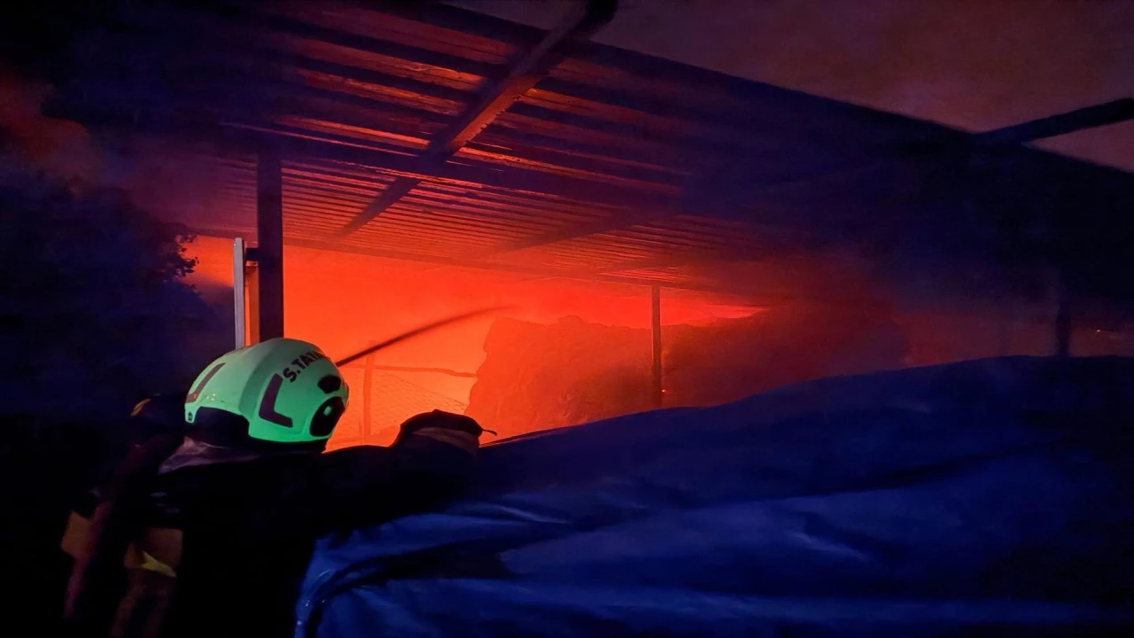 Kırıkhanda samanlık yangını