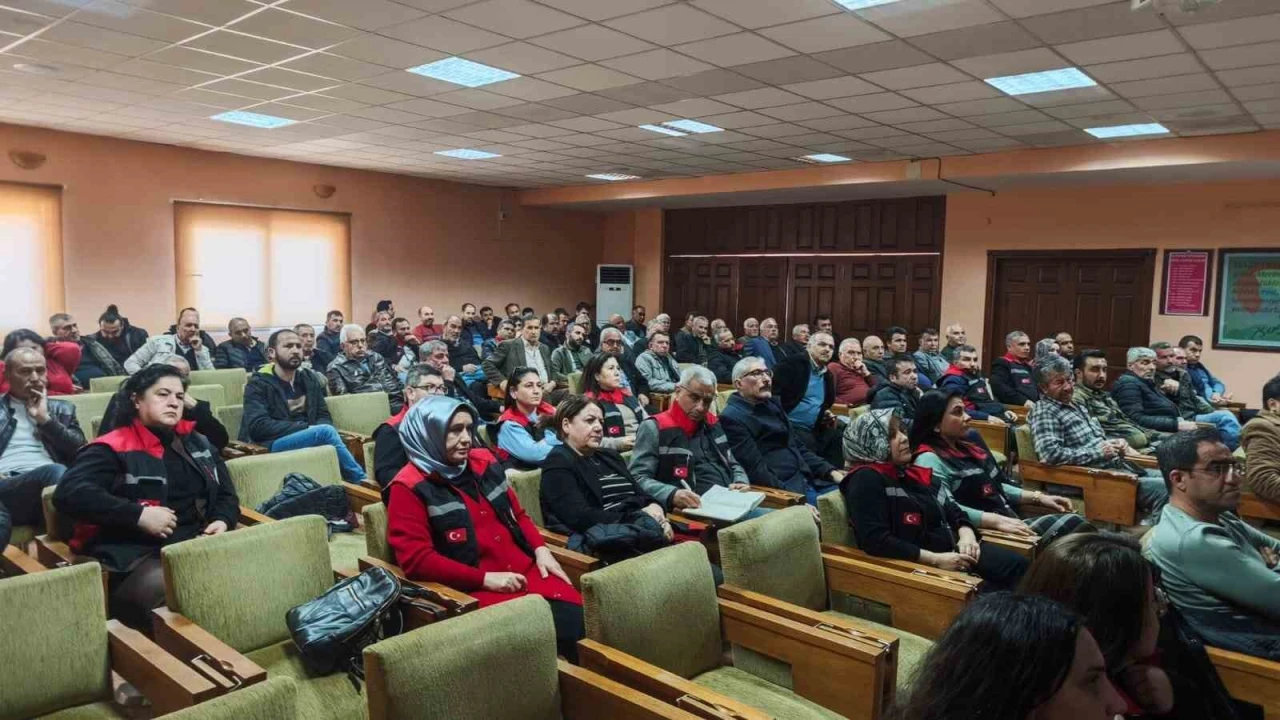 Kozanda hurma üreticilerine kapsamlı eğitim