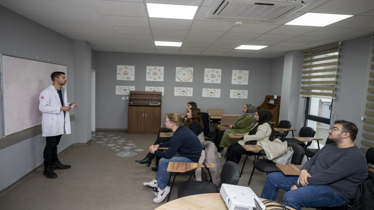 Mersinde MERCEK kurslarıyla turizm sektörüne nitelikli personel yetiştiriliyor