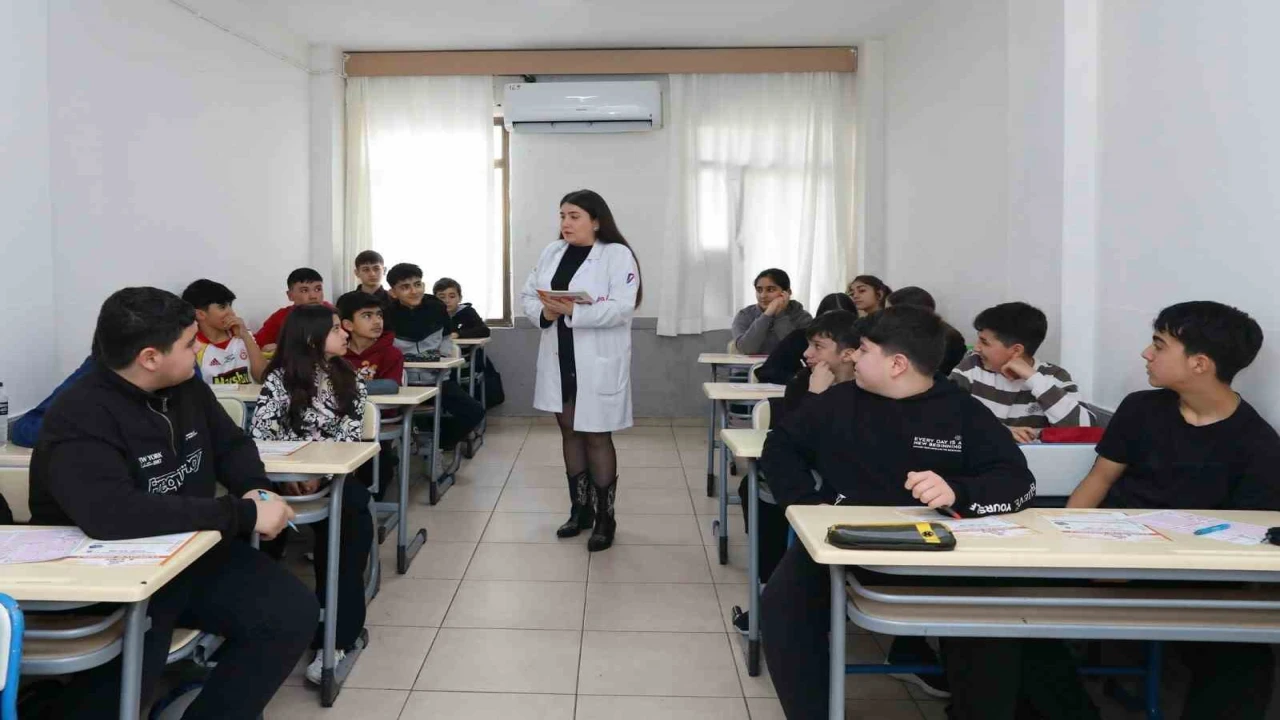 Mersinde öğrencilere ücretsiz kurs ve 76 deneme desteği