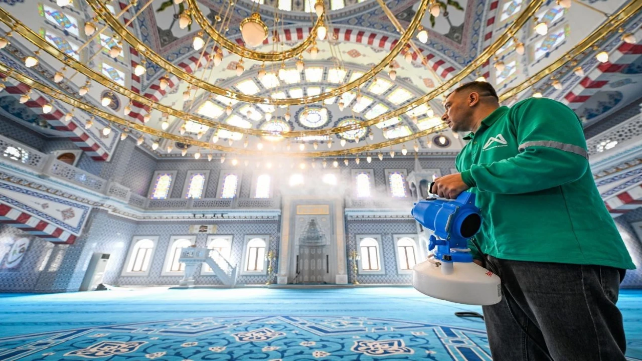 Mersinin 13 ilçesinde ibadethaneler Ramazana hazırlanıyor