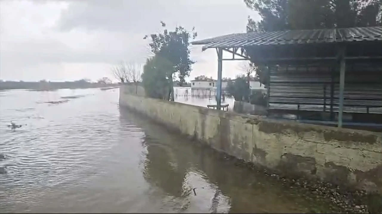 Osmaniyede afet konutlarına su dolmasının nedeni menfez yıkımı