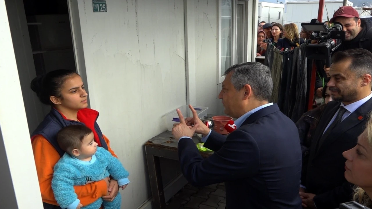 Özgür Özel Osmaniyede depremzedelerle bir araya geldi