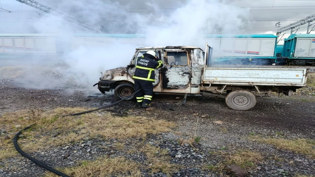 Payasta kamyonet alevlere teslim oldu