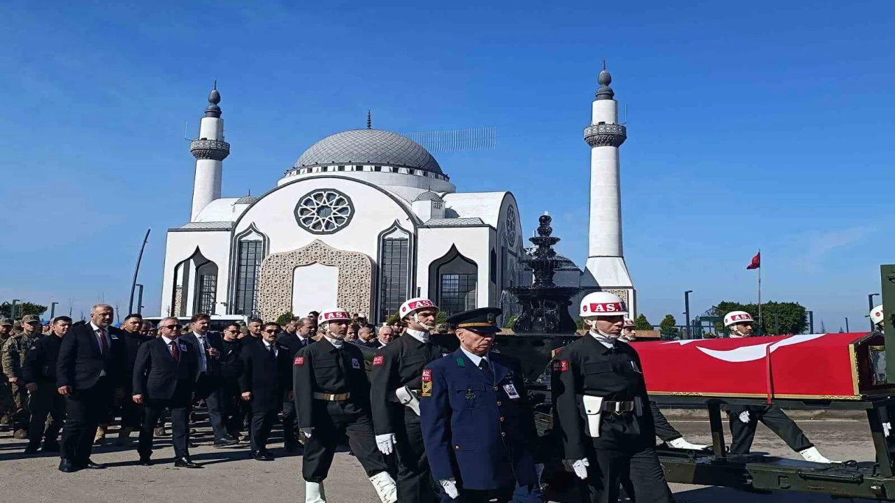 Şehit Astsubay Kıdemli Başçavuş memleketinde son yolculuğuna uğurlandı