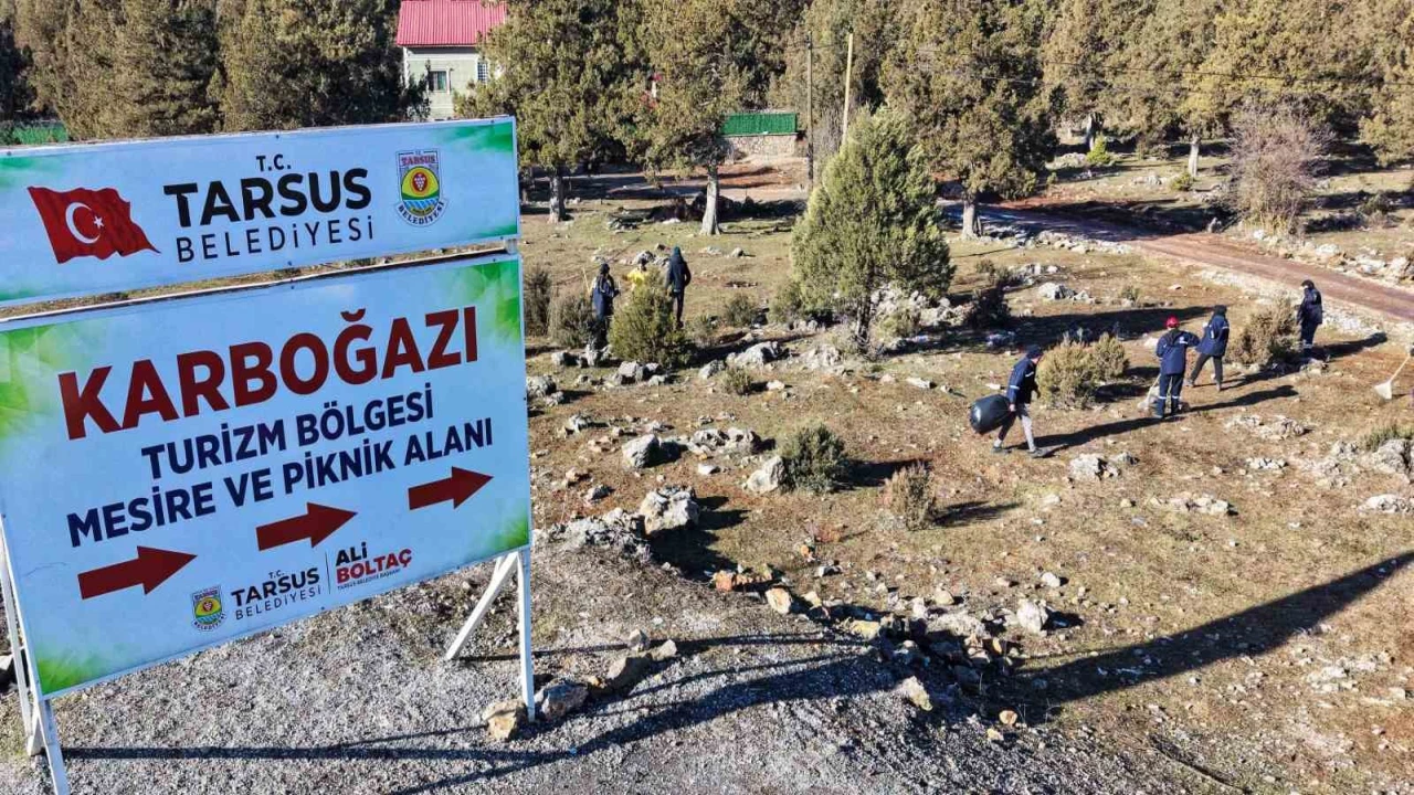 Tarsusta piknik sonrası doğa temizliği