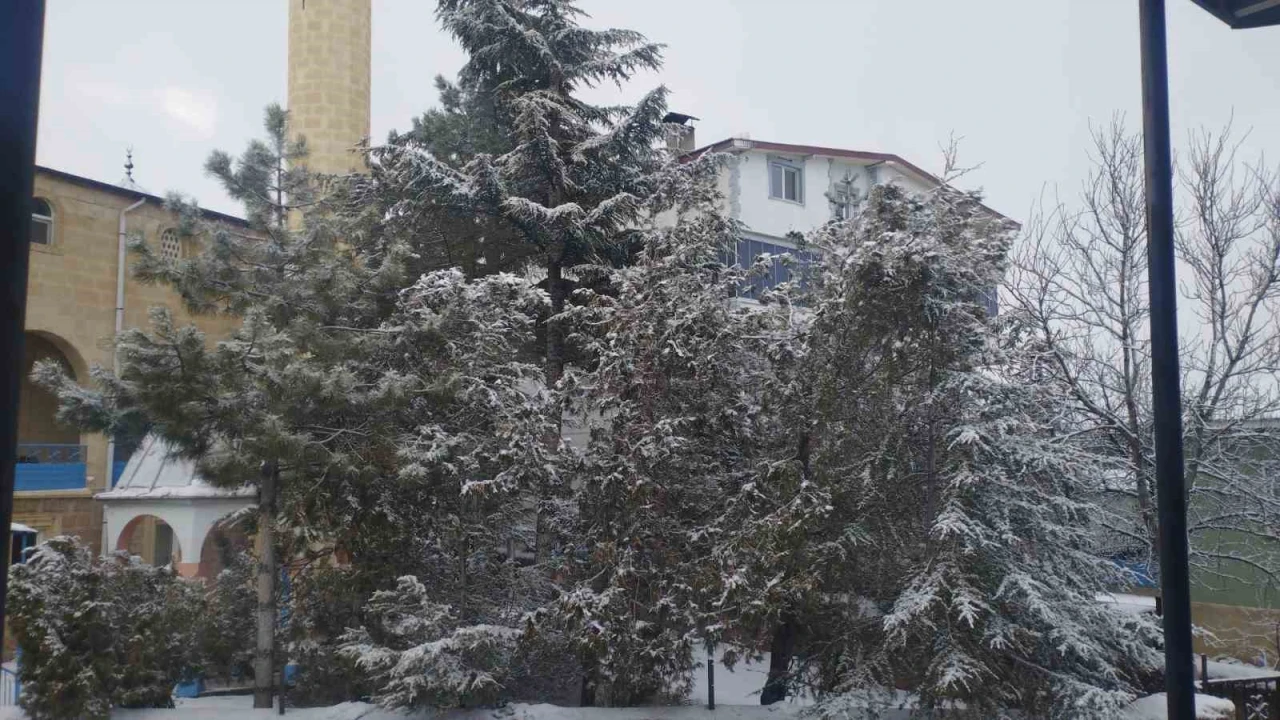 Adanada kar sürprizi