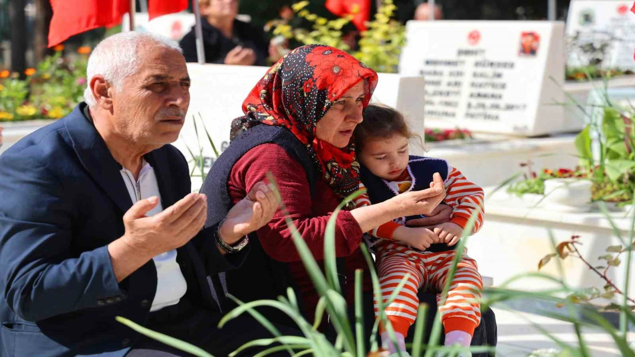 Adanada şehitler unutulmadı
