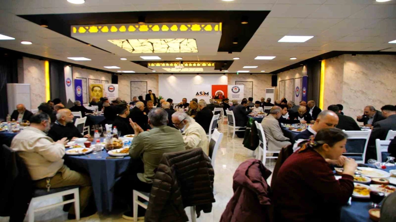 Adanada sivil toplum ve eğitim camiası iftarda buluştu