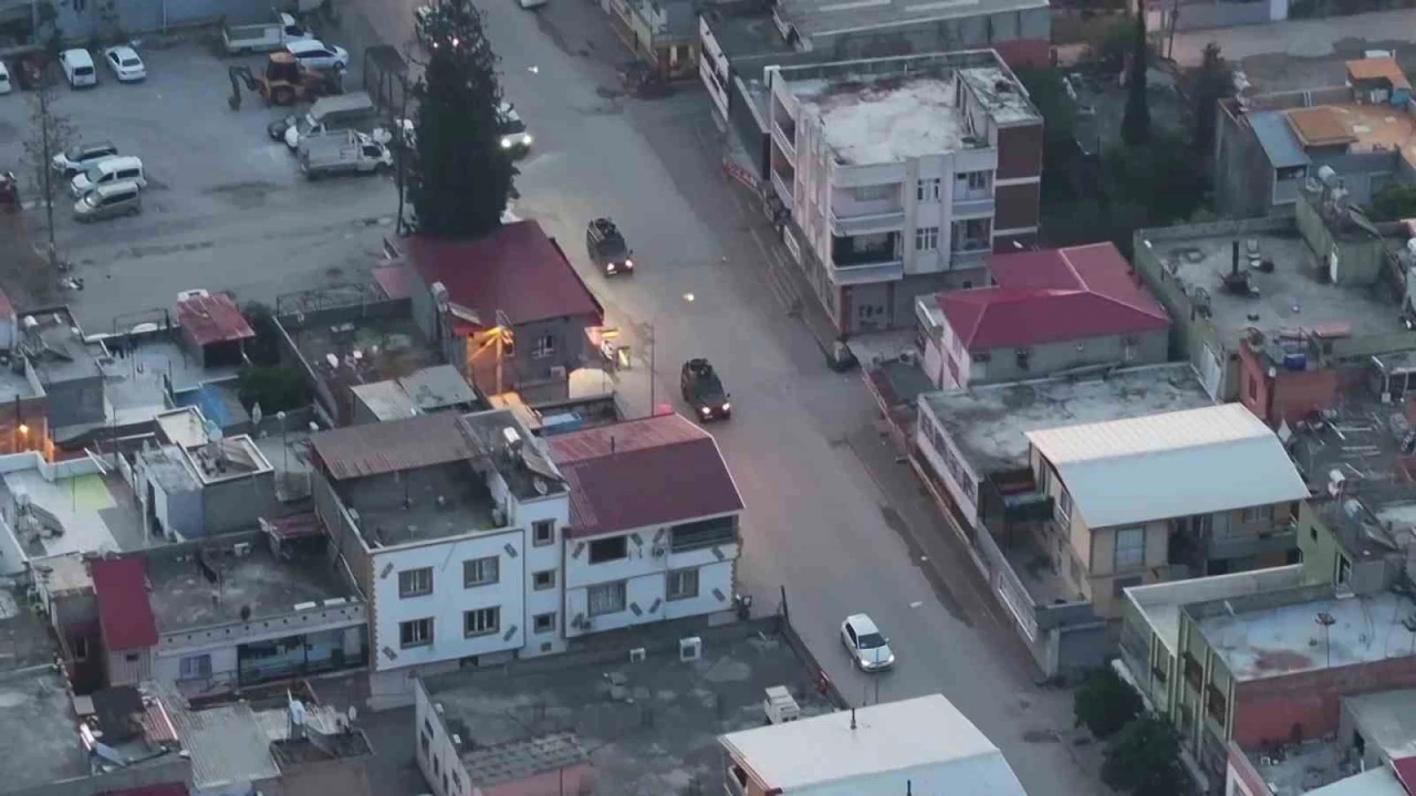 Adanada torbacılara şafak operasyonu: 15 gözaltı