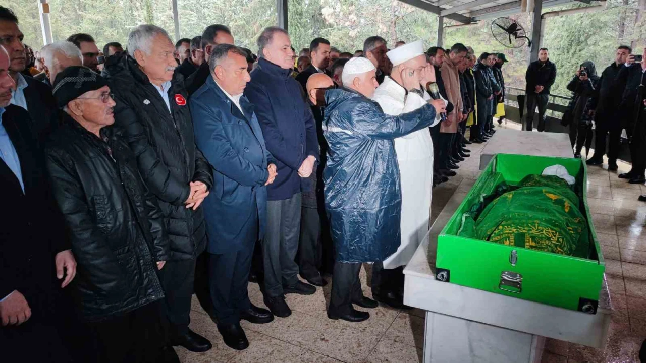 AK Parti Adana İl Başkanı Dağlının annesinin cenazesi toprağa verildi