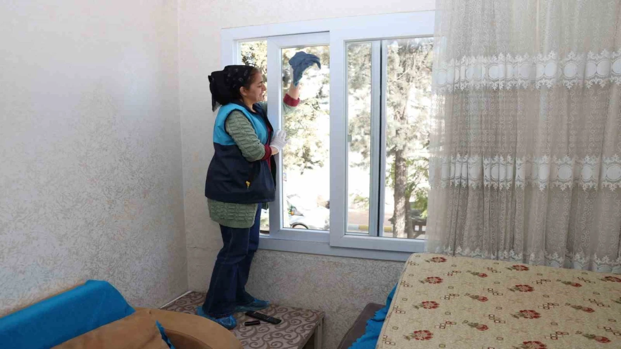 Akdeniz Belediyesinden ihtiyaç sahiplerine bayram temizliği desteği