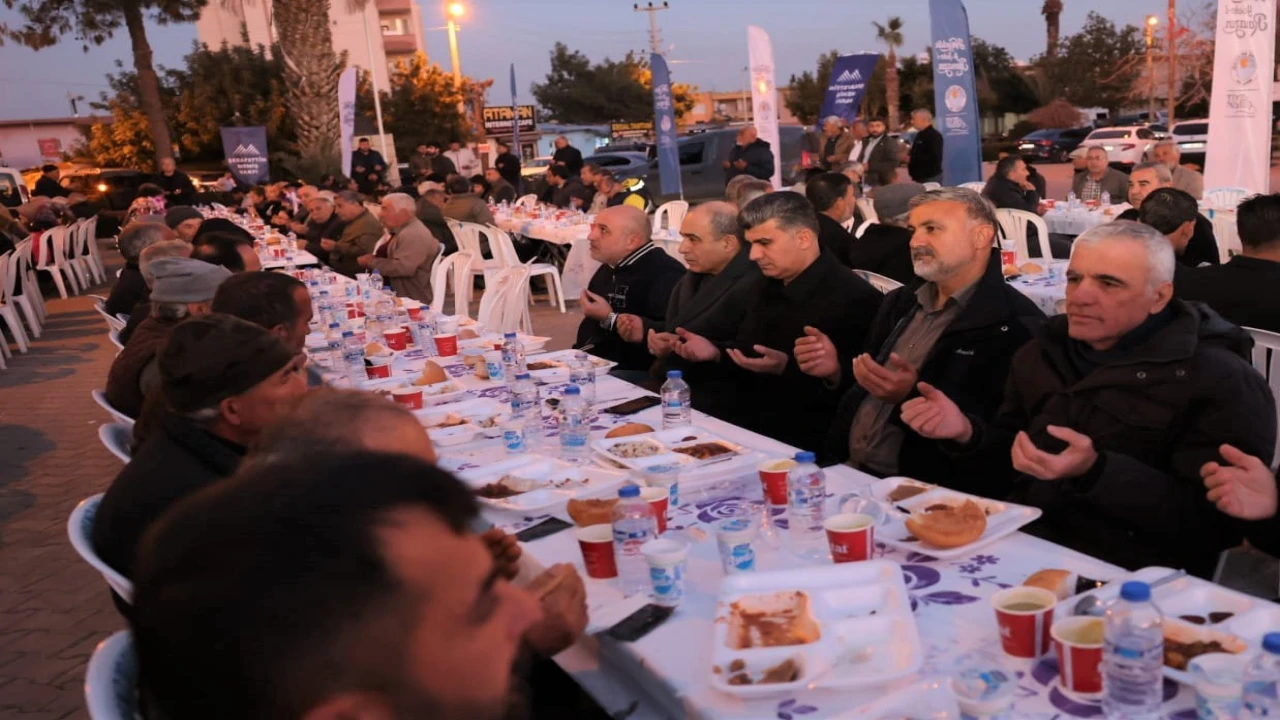 Akdenizde Ramazan bereketi iftar sofrasında paylaşıldı