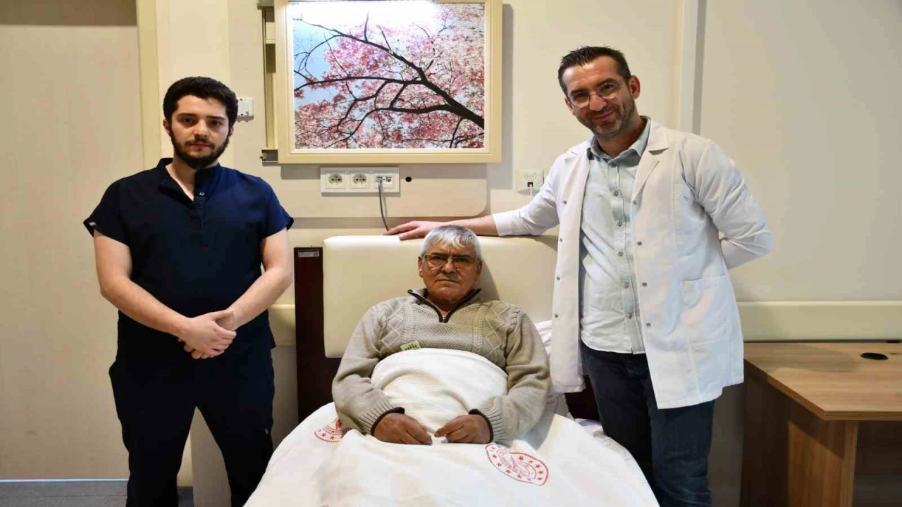 Alanyada ULAR ameliyatıyla zorlu tümörde bağırsak devamlılığı korundu