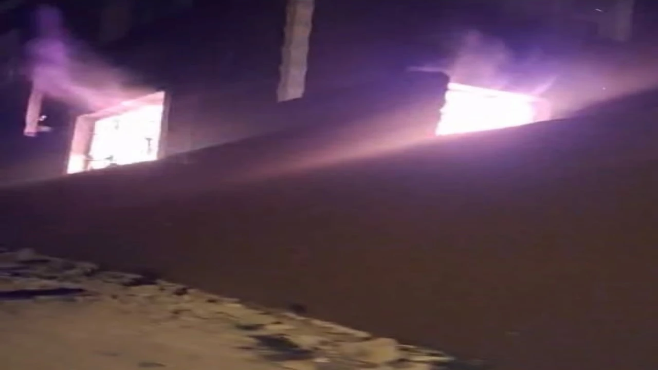 Altınözünde evden alevler yükseldi