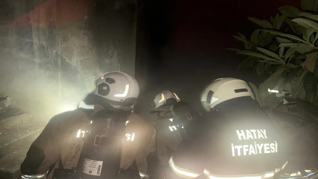 Antakyada binanın bodrum katında yangın