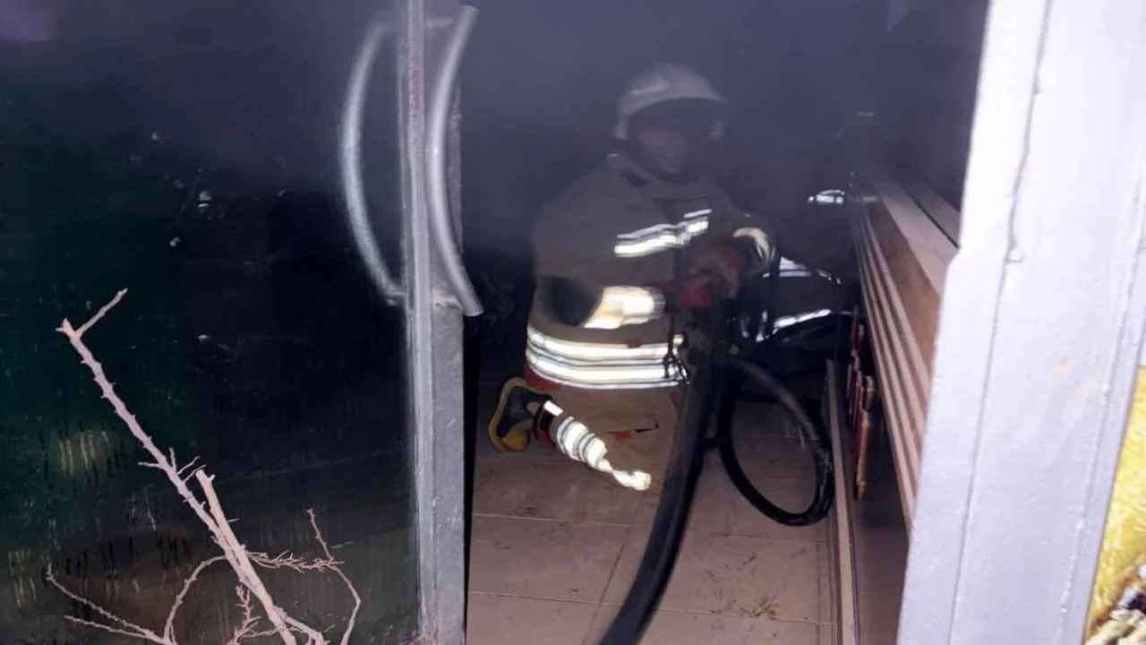 Antakyada iş yeri alevlere teslim oldu