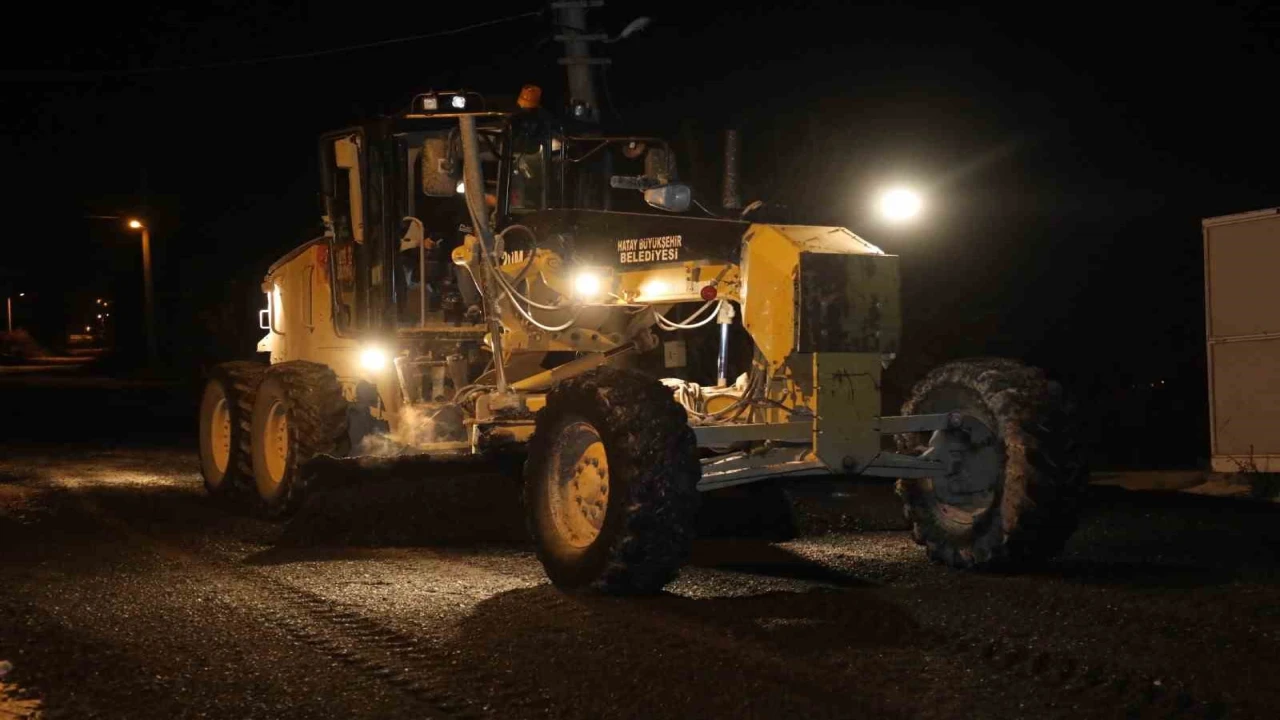 Antakyada yol bakım ve onarım çalışmaları sürüyor