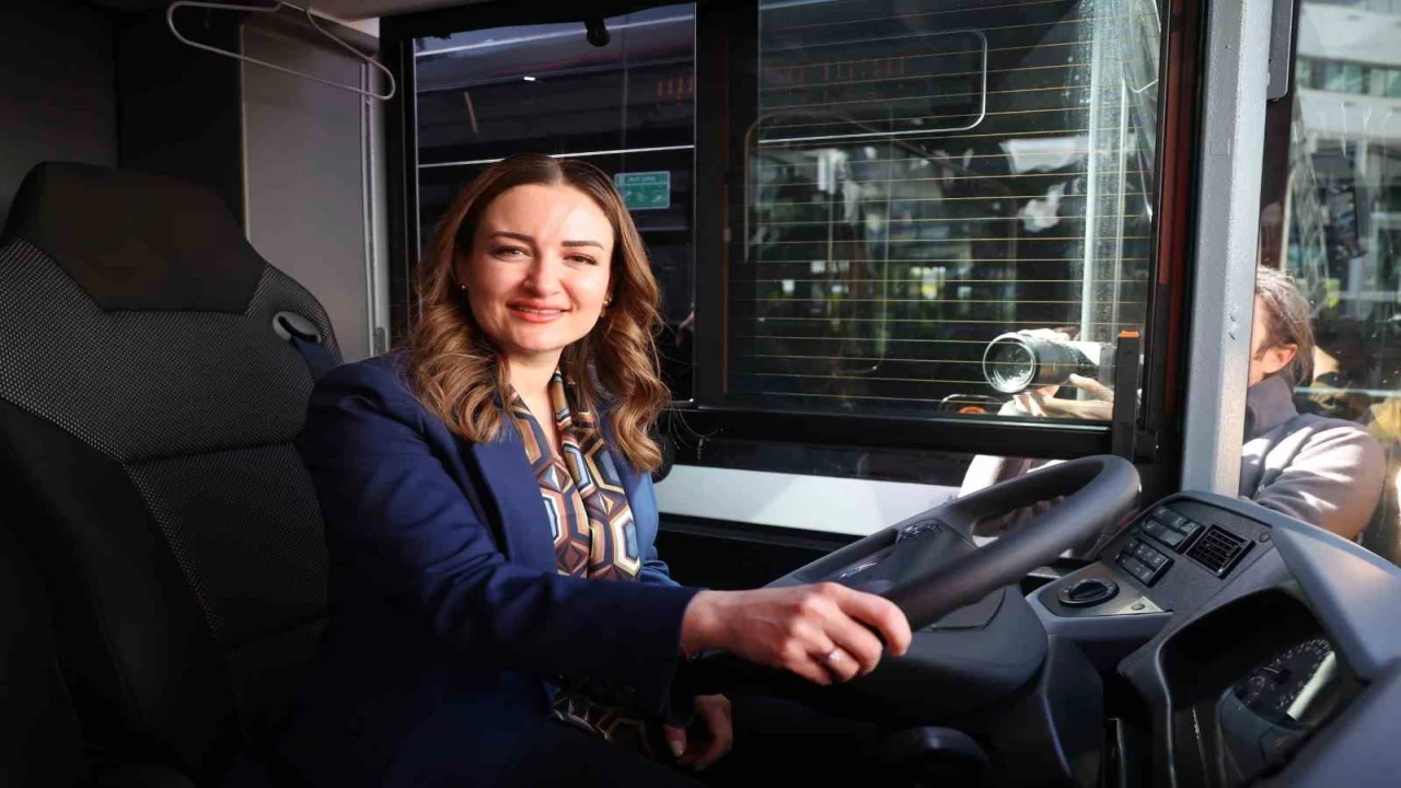 Antalya Büyükşehirden ulaşım filosuna takviye: 19 hibrit otobüs sahada