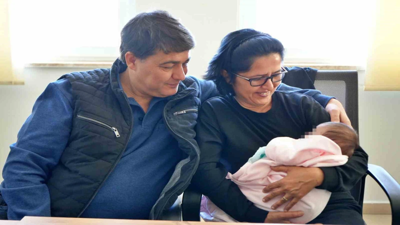 Antalyada 10 çocuk yeni ailesine kavuştu: Kendim doğurmuş gibiyim