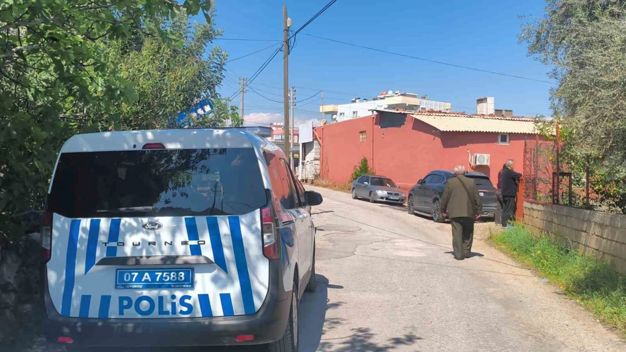 Antalyada 15 gün önce anjiyo olan şahıs evinde ölü olarak bulundu