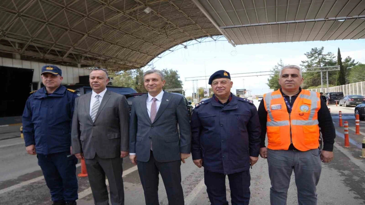 Antalyada bayramda 43 uygulama noktasında 3 bin 217 personel görev başında