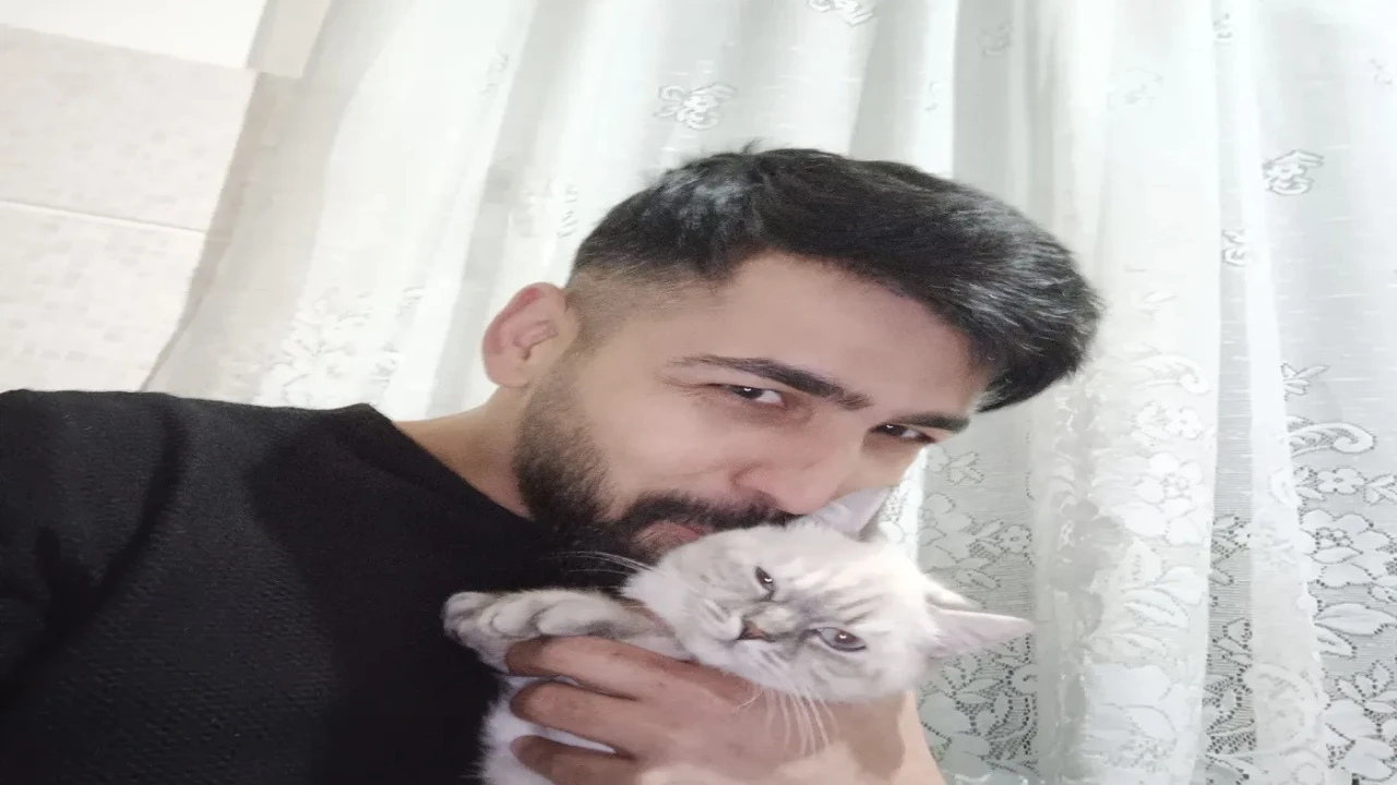 Antalyada evde ölü bulunan gencin teyzesinden yürek yakan ağıt: Dayanamam ben, içim yanıyor