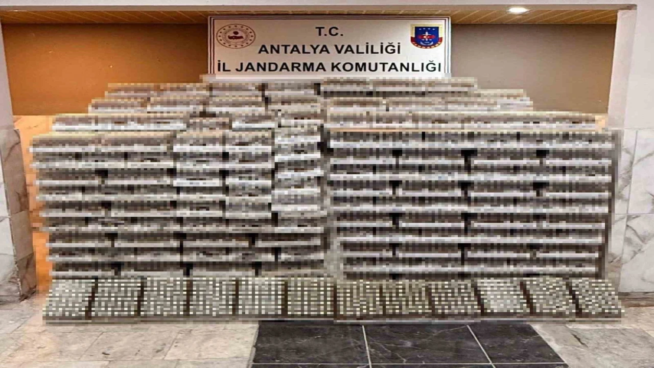 Antalyada iki otelin deposunda 5 bin litre kaçak ve sahte içki ele geçirildi