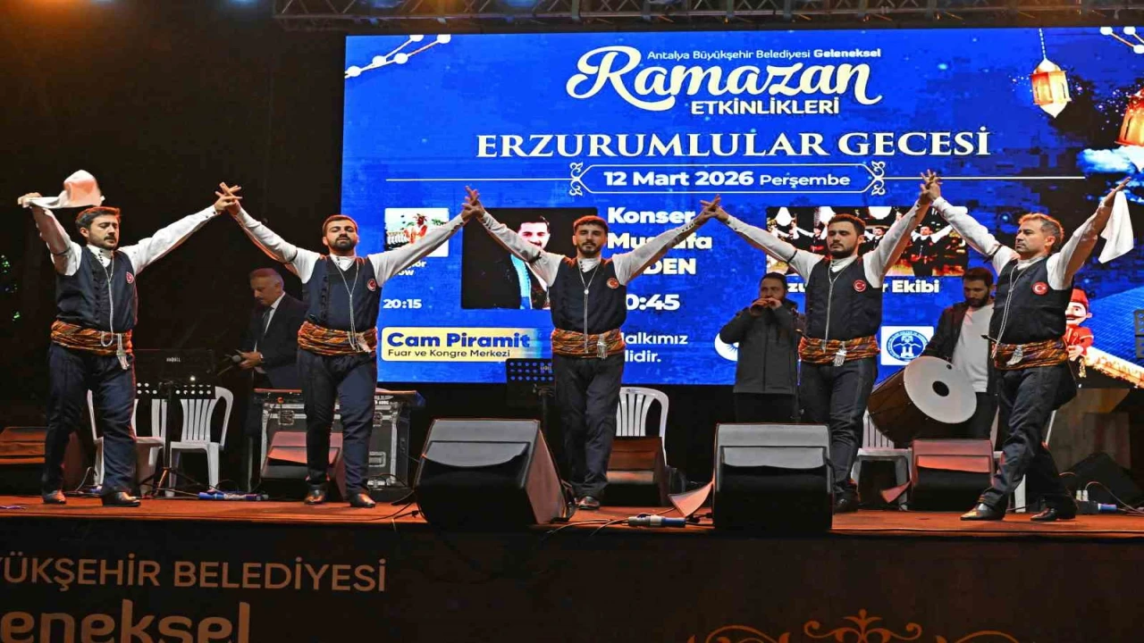 Antalyadaki Erzurumlular gecesinde türküler söylendi halaylar çekildi