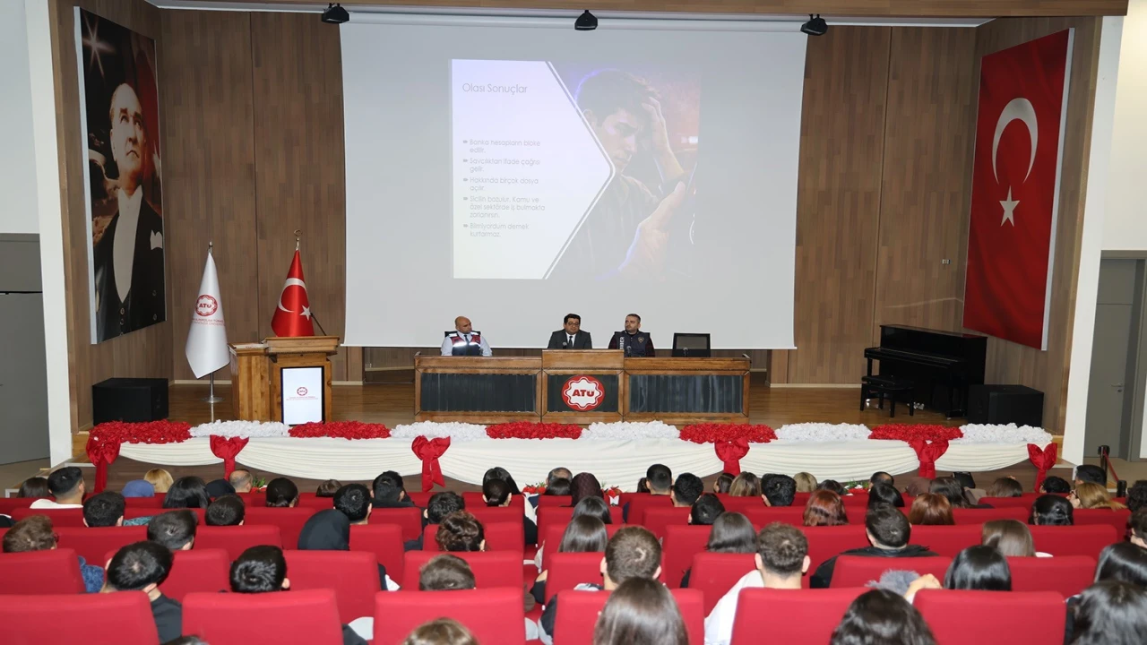 ATÜde öğrenciler İBAN dolandırıcılığına karşı bilgilendirildi