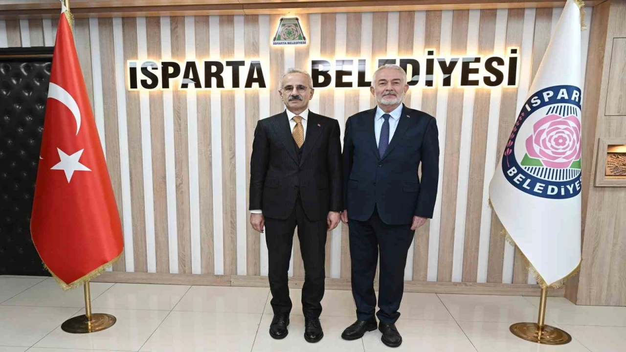Bakan Uraloğlu: Ispartada güzel işler yapılıyor