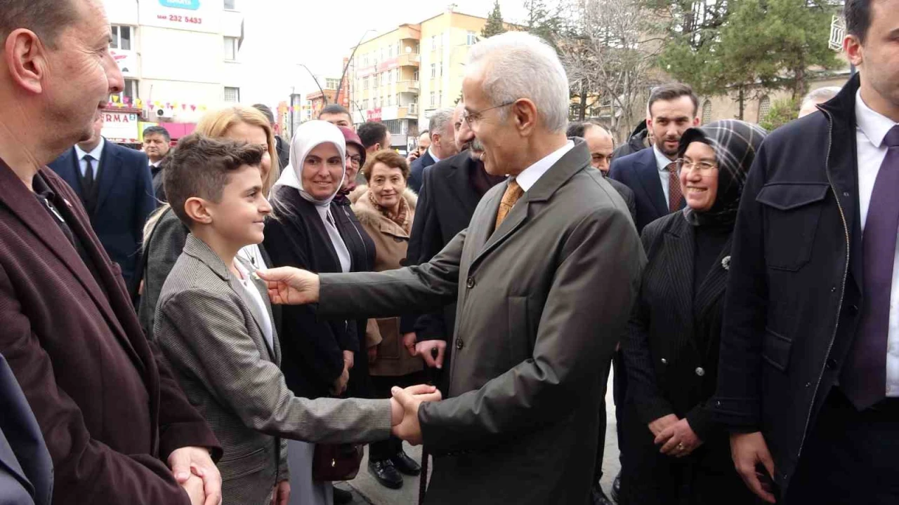 Bakan Uraloğlu: Ispartamızda Dereboğazı yolu gündemimizde ve bir mesafe kat ettikten sonra çalışmaların devamını ileride sürdüreceğiz