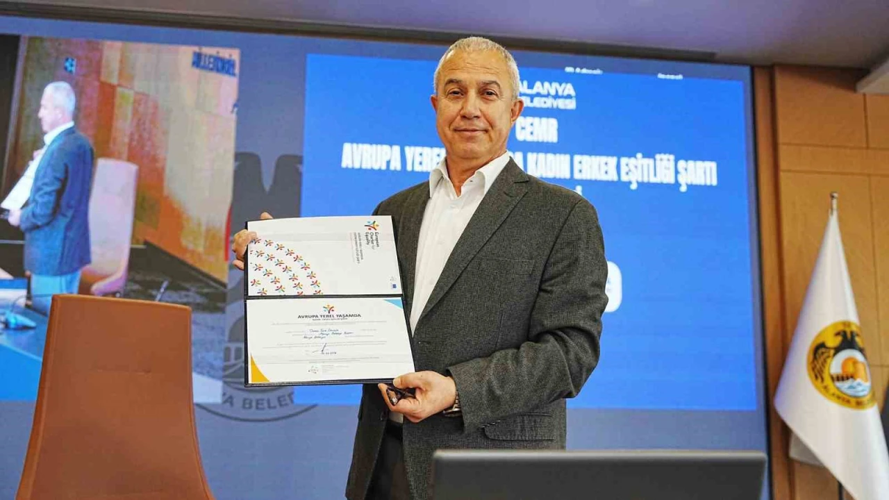 Başkan Özçelik, CEMR Avrupa Yerel Yaşamda Kadın-Erkek Eşitliği Şartını imzaladı