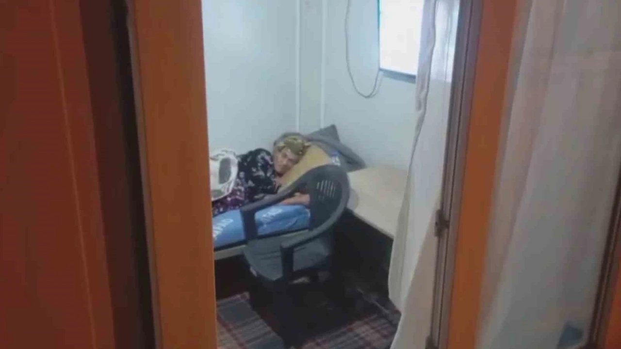 Baygın halde bulunan 90 yaşındaki yatalak kadını Su isteyişi kurtardı