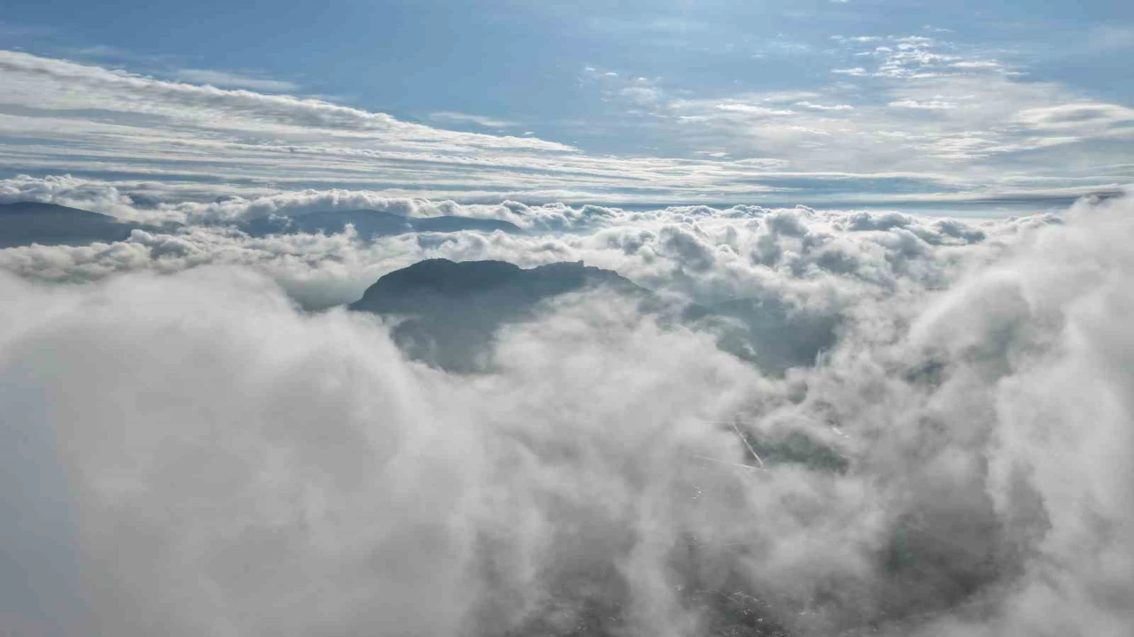 Bulutlar Kozan Kalesinde dans etti, ortaya masalsı görüntüler çıktı