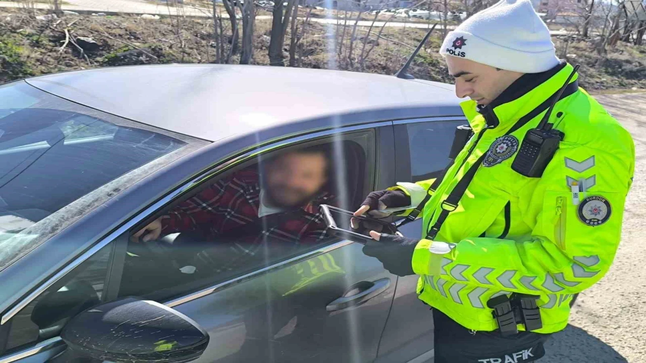 Burdurda emniyet kemeri denetimi: 119 araç ve sürücüsüne ceza