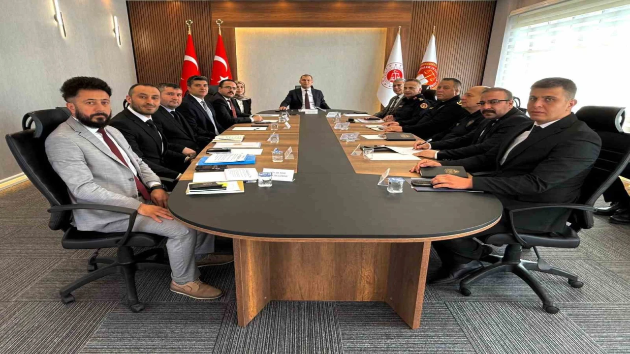 Burdurda uyuşturucu ve yasa dışı bahisle mücadele toplantısı