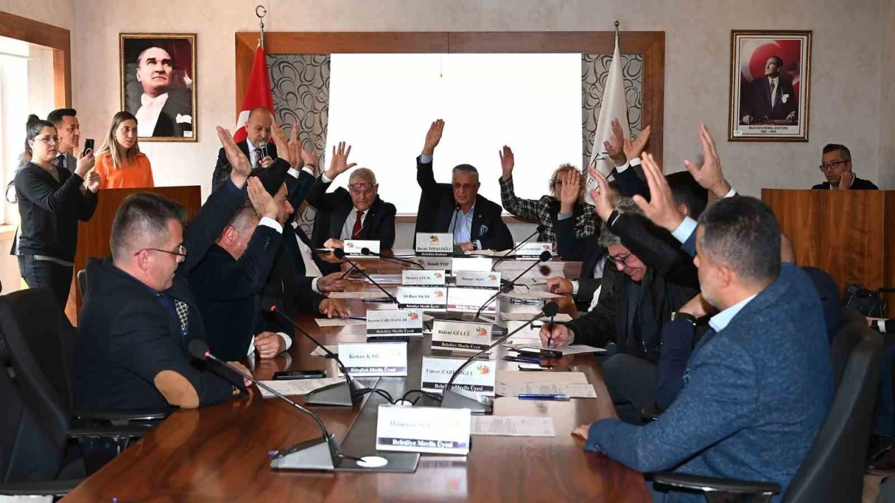 Çamyuva Mahallesinde sel ve su baskınına karşı çalışma raporu oy birliği ile kabul edildi