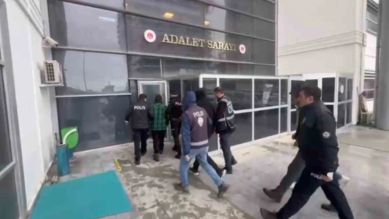 Defnede bahis oynayanlara suçüstü; 4 gözaltı