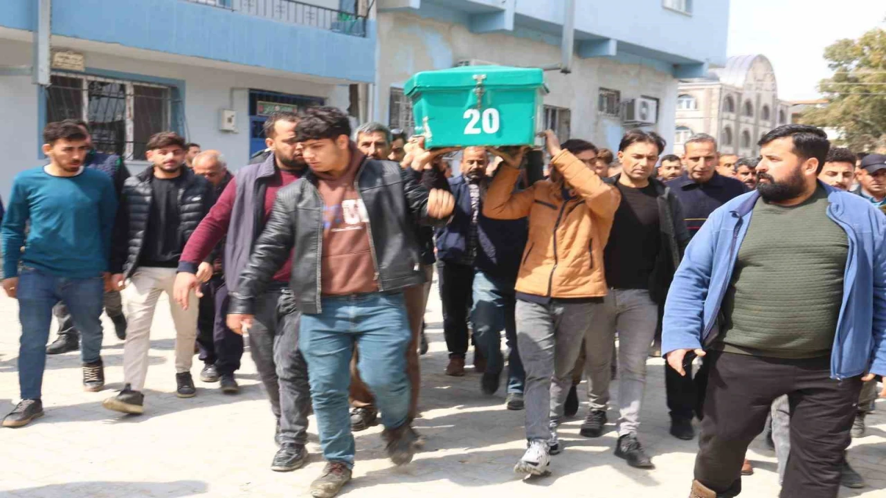 Dereye düşerek can veren evladını defneden acılı baba: En son baktığımda dere kenarında terliği vardı