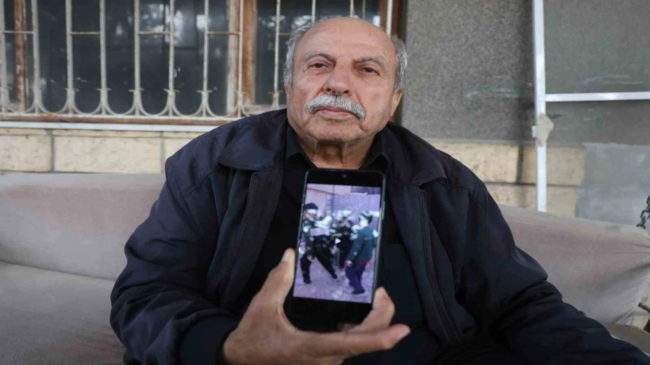 Dua etsinler yeter diyen yaşlı adam emekli maaşını mahalleliye dağıtıyor