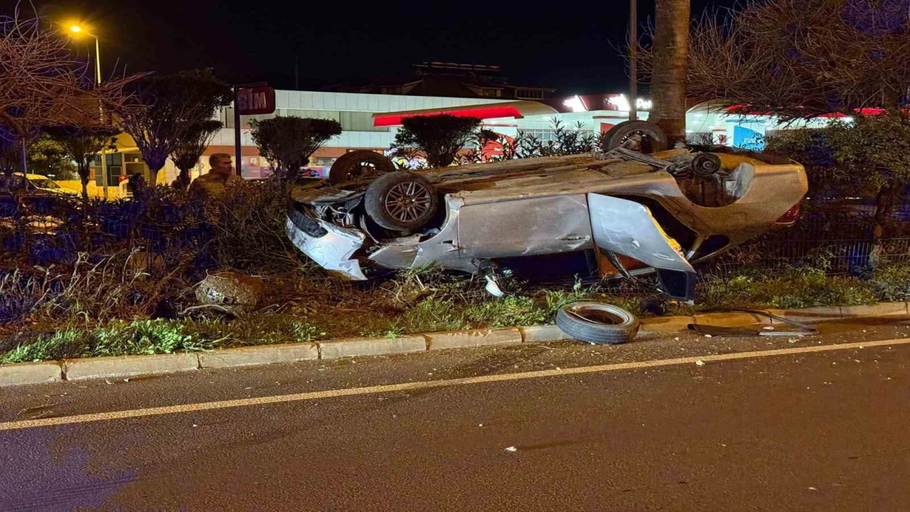 Gazipaşada takla atan otomobildeki 4 kişi yaralandı