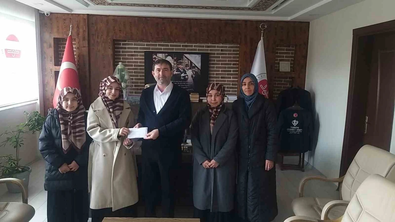 Hafızlık eğitimi öğrencilerinden Filistine bağış