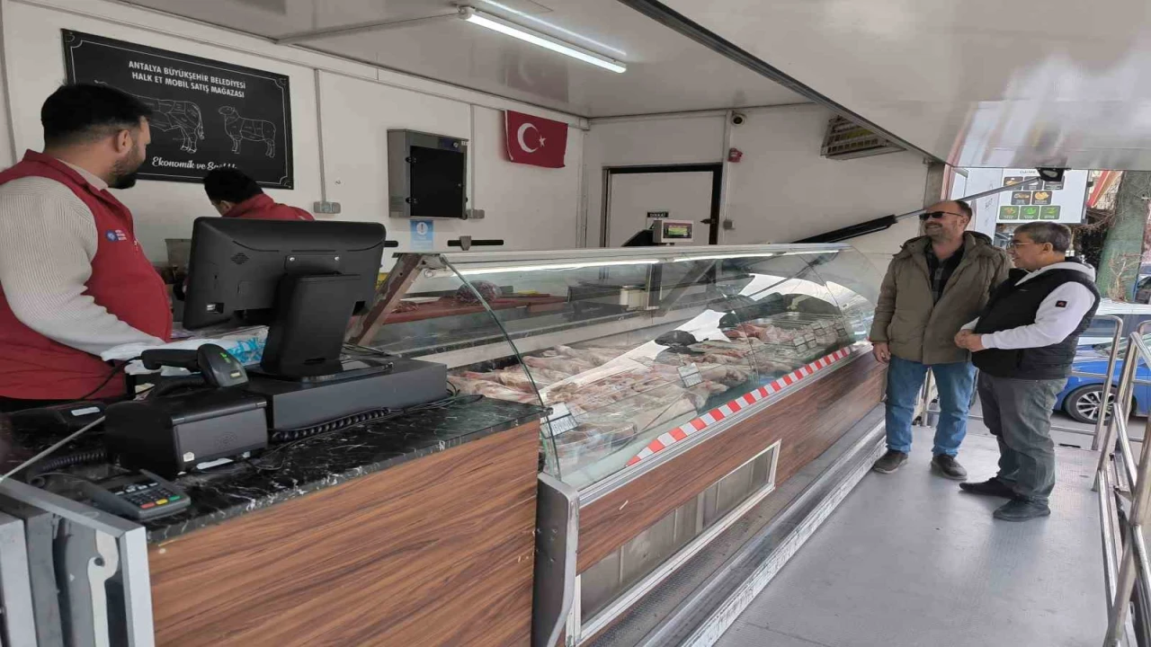 Halk Et Mobil Satış Tırına ilçelerde yoğun ilgi